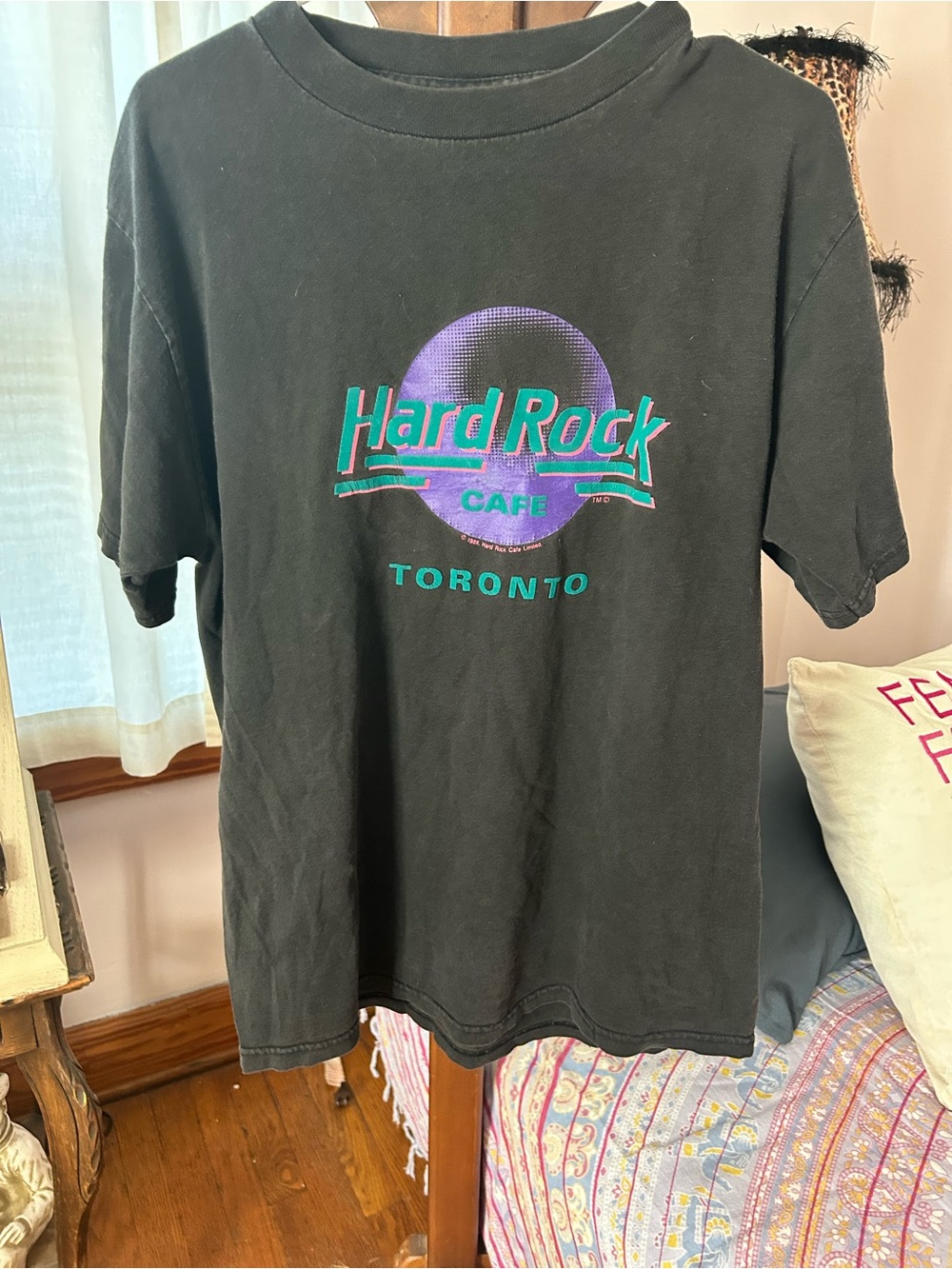 Vintage 80’s Hard Rock Cafe Toronto T shirt  Authentic Large